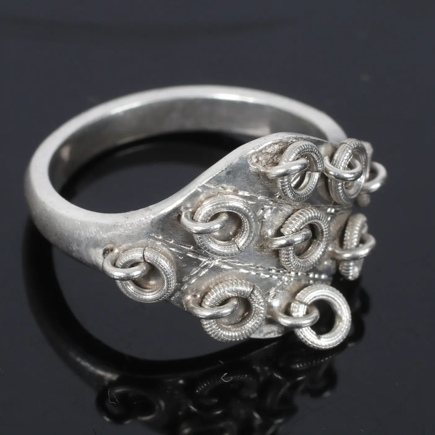 (2510-253) RING, silver, Lagerströms Fabriks Aktiebolag, Stockholm. 1950.