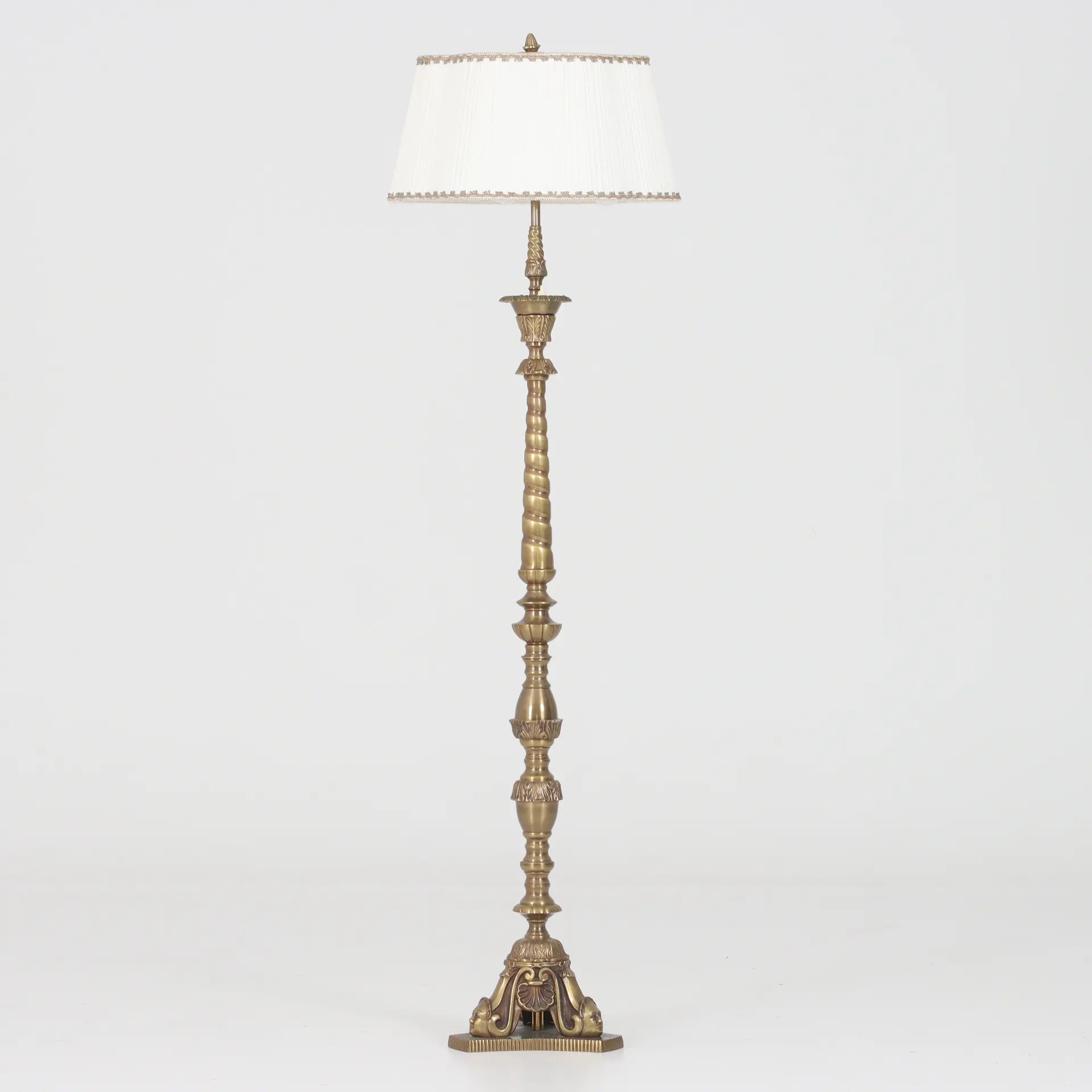 GOLVLAMPA, barockstil, metall, 1900-talets andra hälft.