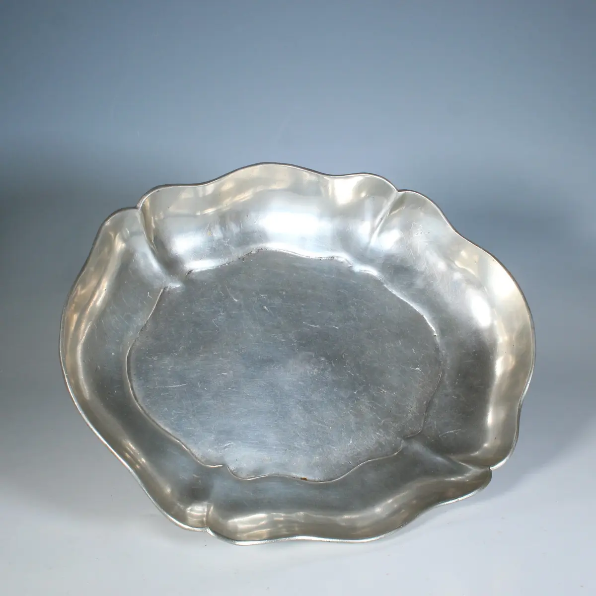 VILLEROY & BOCH. Servierschale im Rokoko-Stil, Zinn, spätes 20. Jhd., Thailand.