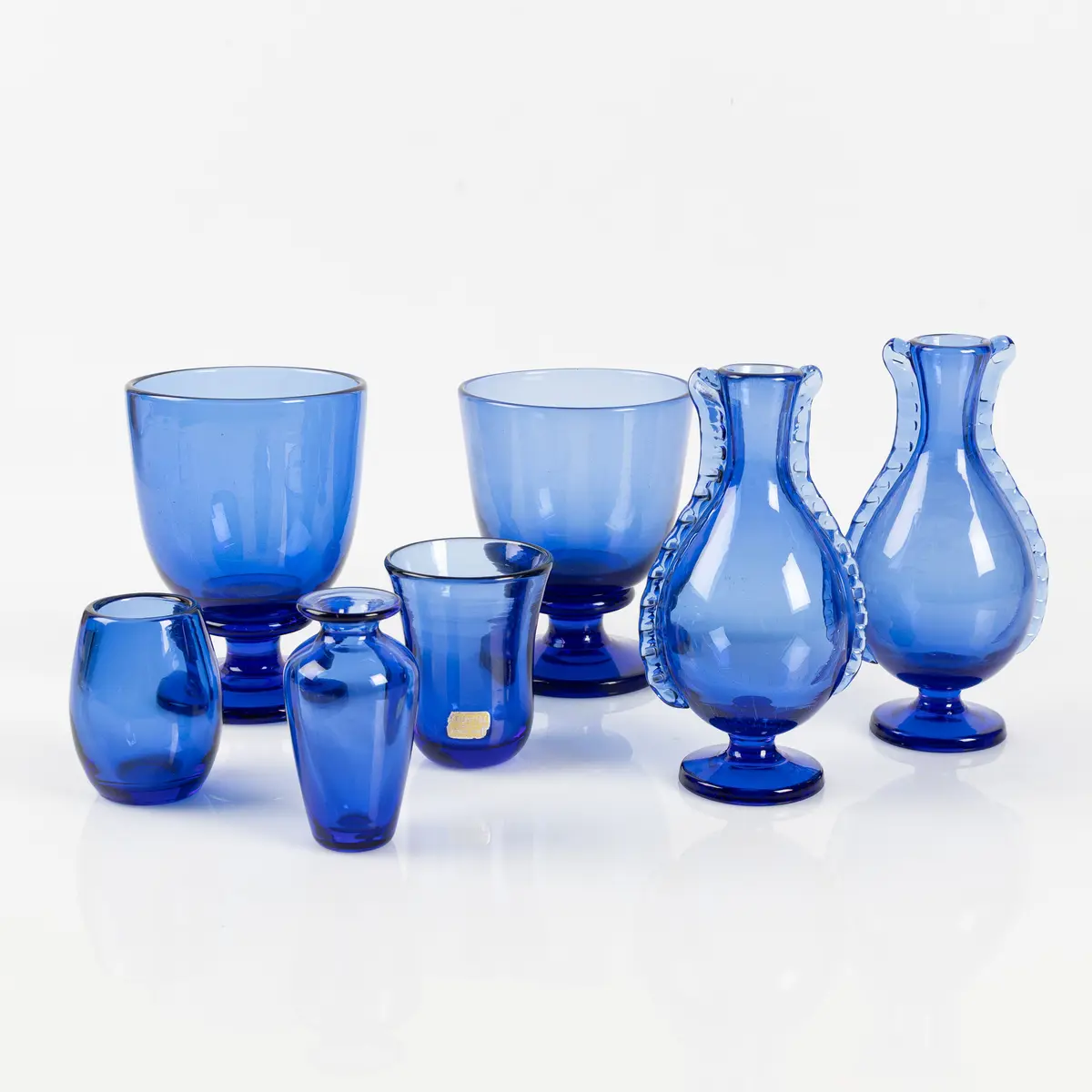 PAUL KEDELV. Samling blått glas, 7 delar, Reijmyre Glasbruk.