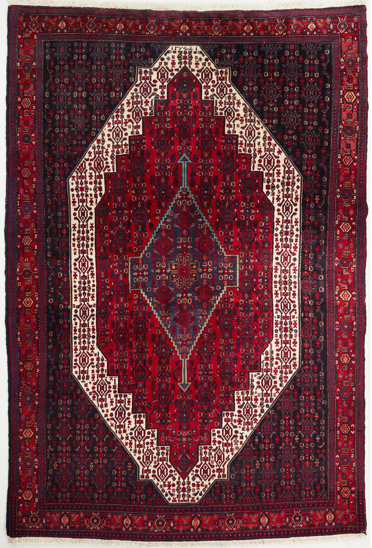 ORIENTMATTA. Senneh, ca 310x210 cm.