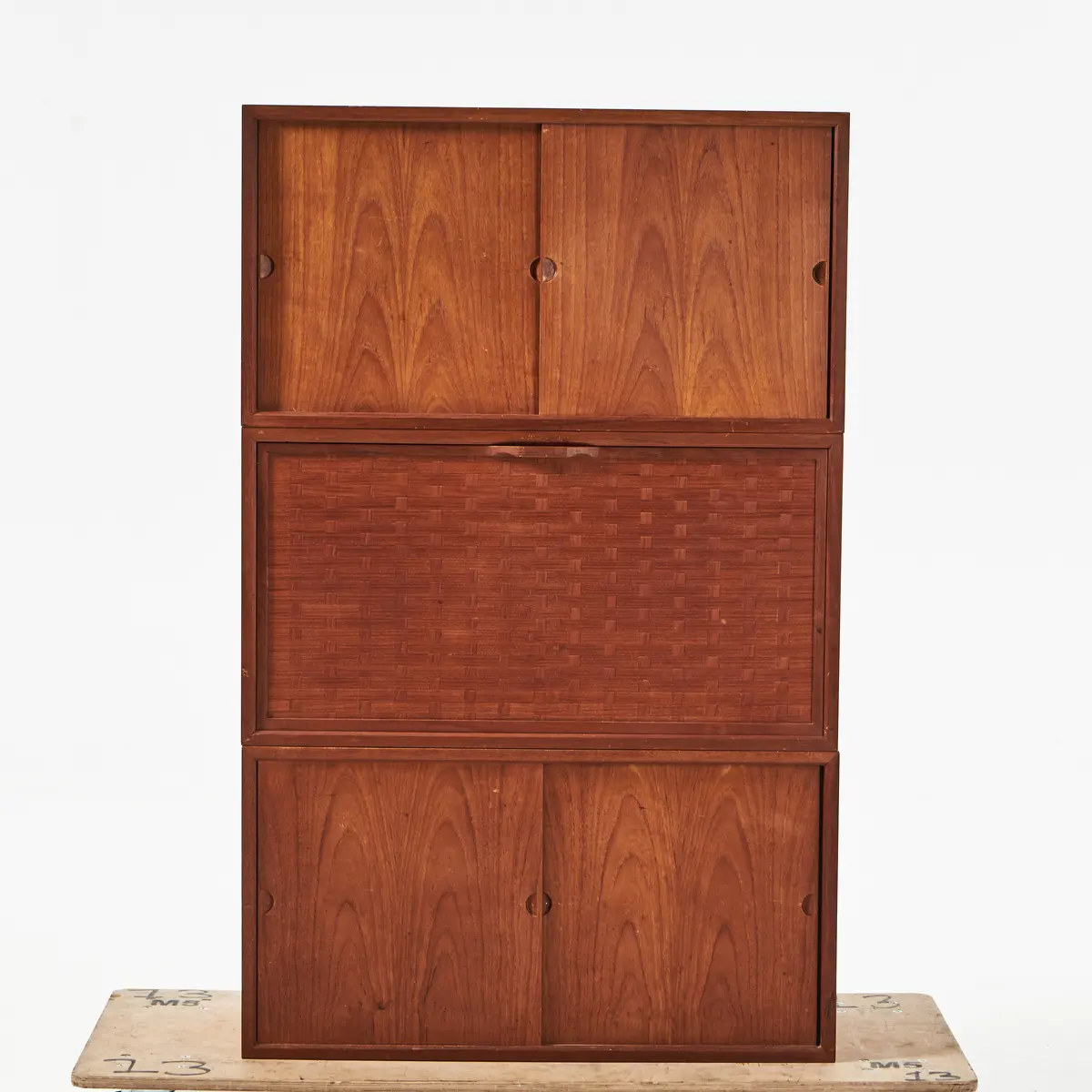 POUL CADOVIUS. VÄGGSKÅP, 3 st, teak, ur serien "Royal system" 1960-tal.