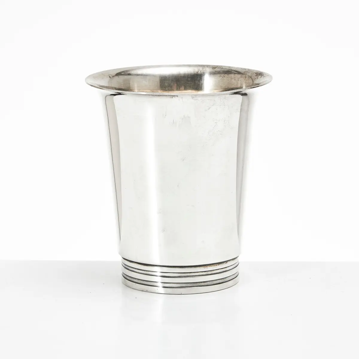 BÄGARE, silver, C.G. Hallberg, konisk form med lätt utkragande mynning