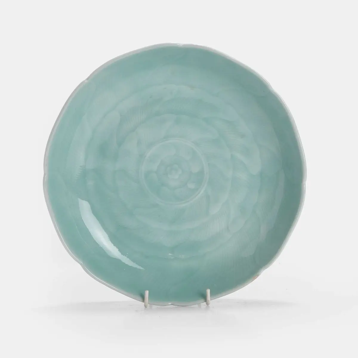 A Chinese celadon-glazed dish 18th-19th century