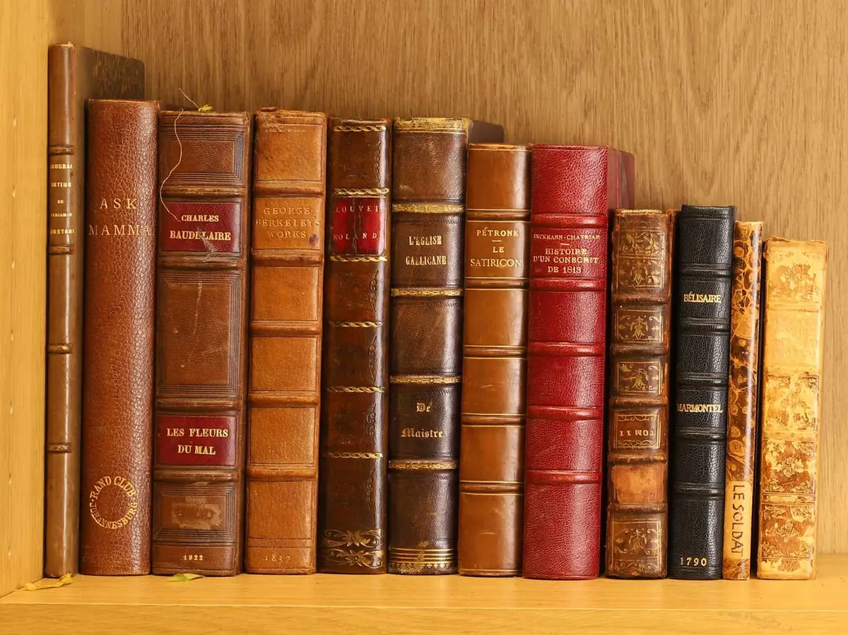 BINDING: A large quantity
