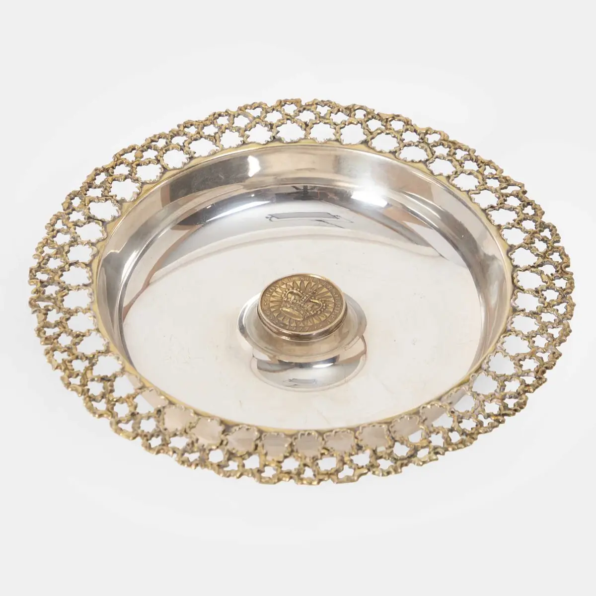 ▲ Stuart Devlin (Australian-British, 1931-2018) a silver and silver-gilt