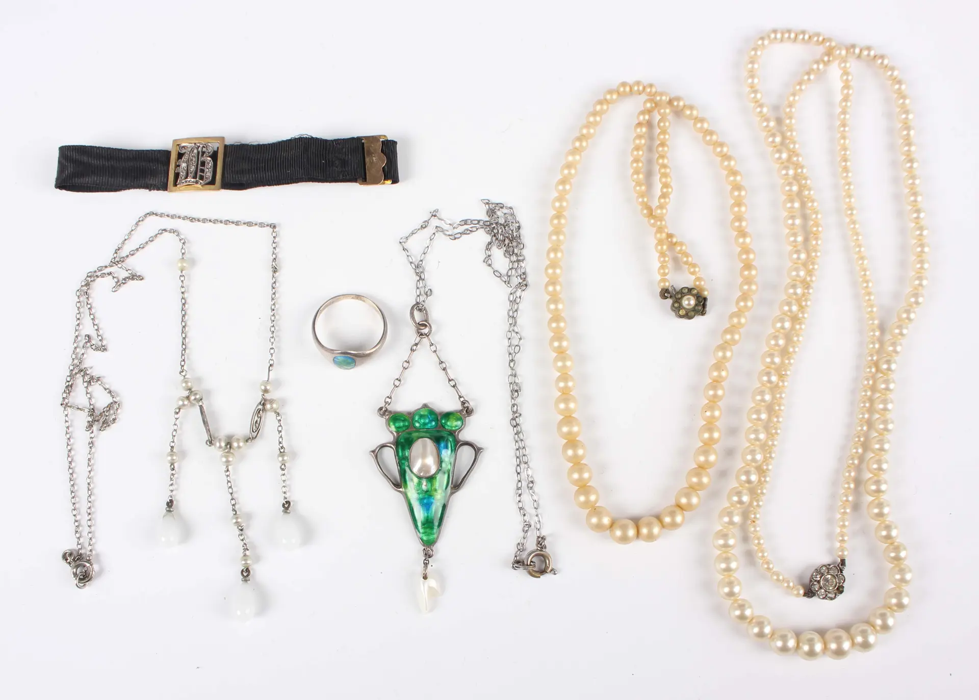 A small group of jewellery, comprising an Art Nouveau freshwater pearl