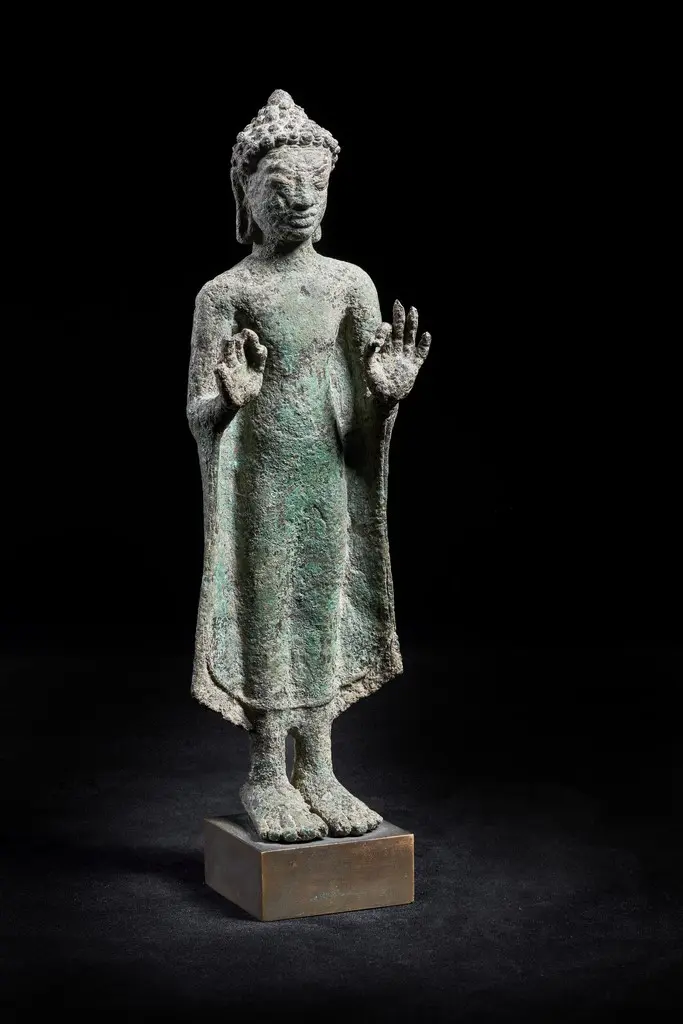 "Bouddha debout en bronze, période Dvaravati, centre de la Thaïlande