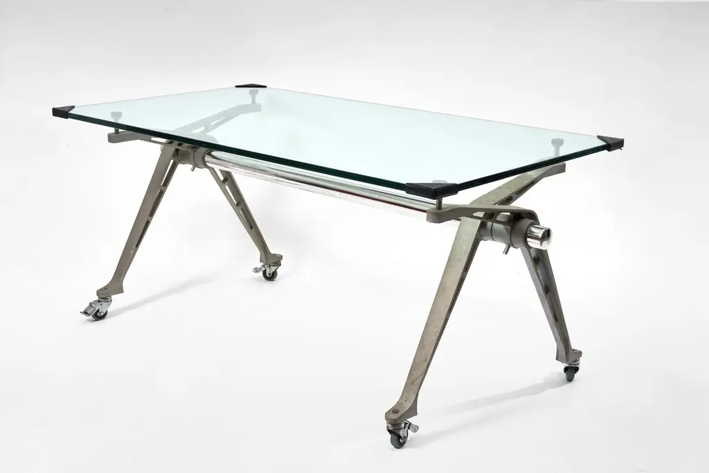 Ronald Cecil SPORTES (1943-2025). Une table réalisée pour l'aménagement