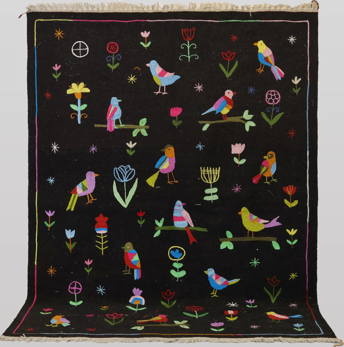 MATTA, Kelim med handbroderi, cirka 204 x 150 cm.