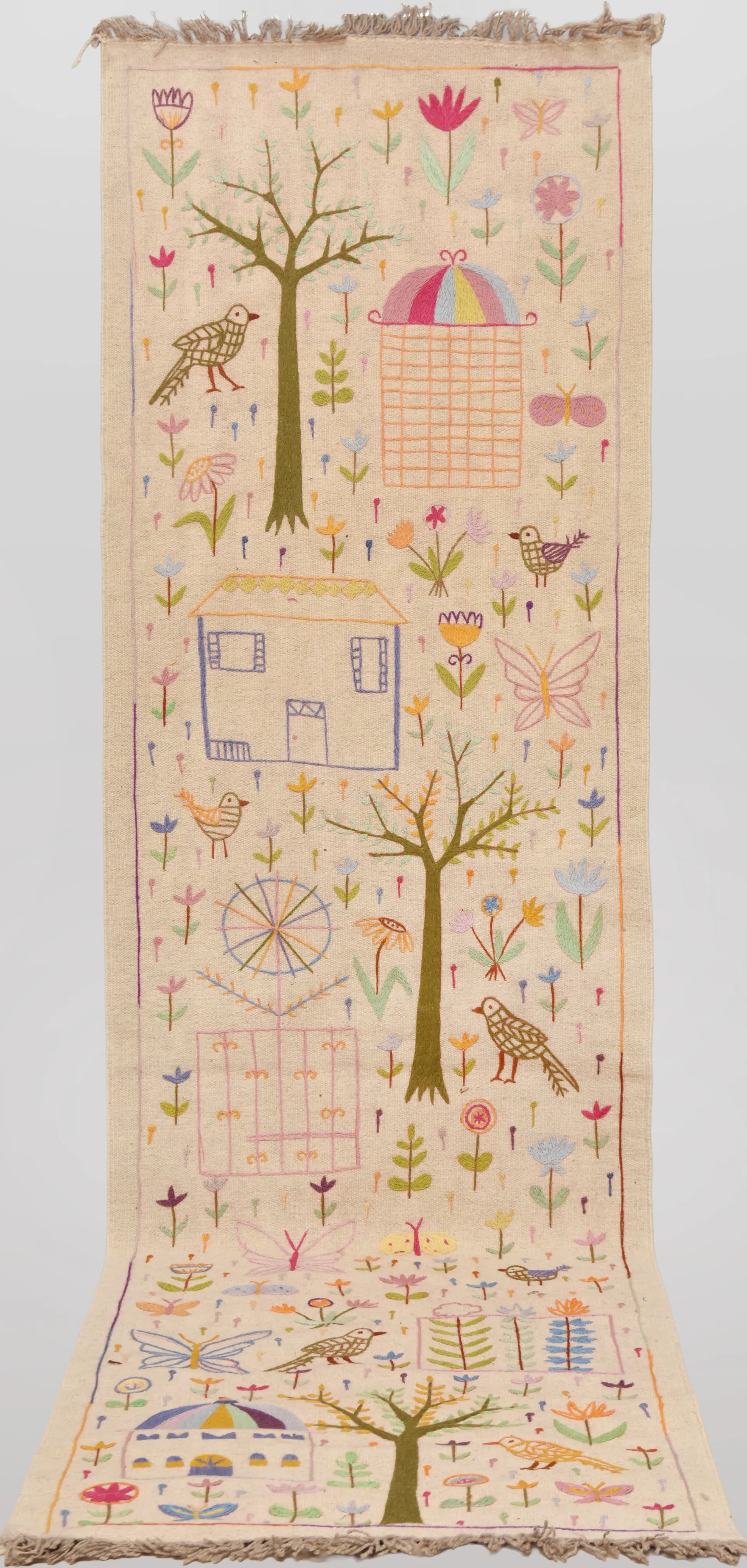 MATTA, gallerimodell, Kelim med handbroderad dekor, cirka 290 x 80 cm.