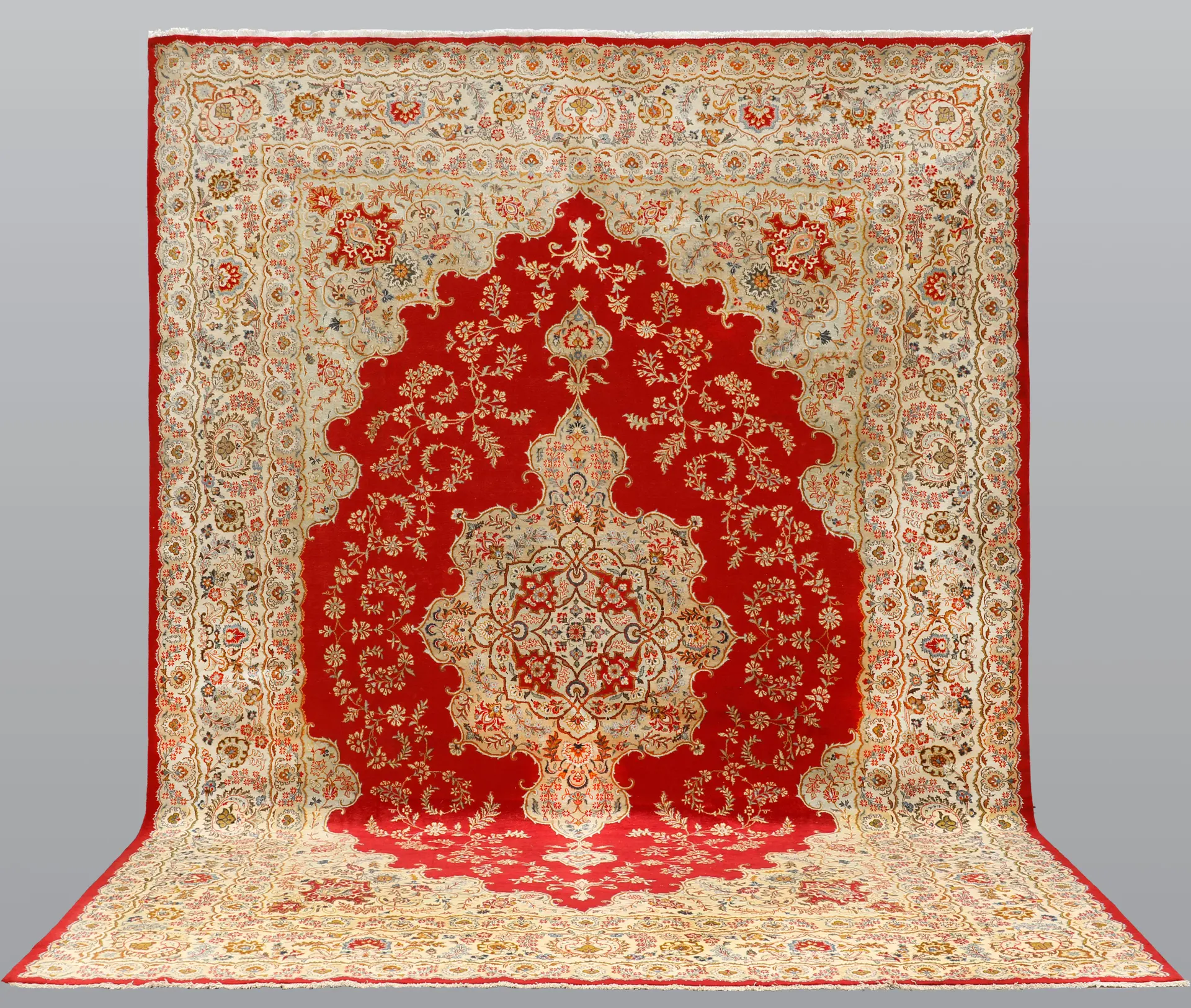 MATTA, Royal keshan, cirka 445 x 316 cm.