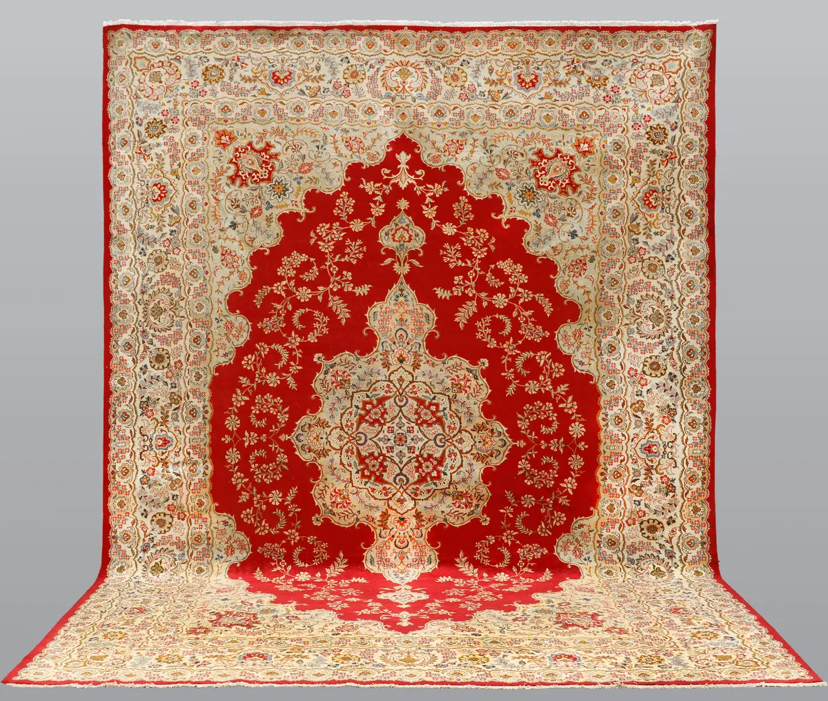 MATTA, Royal keshan, cirka 445 x 316 cm.