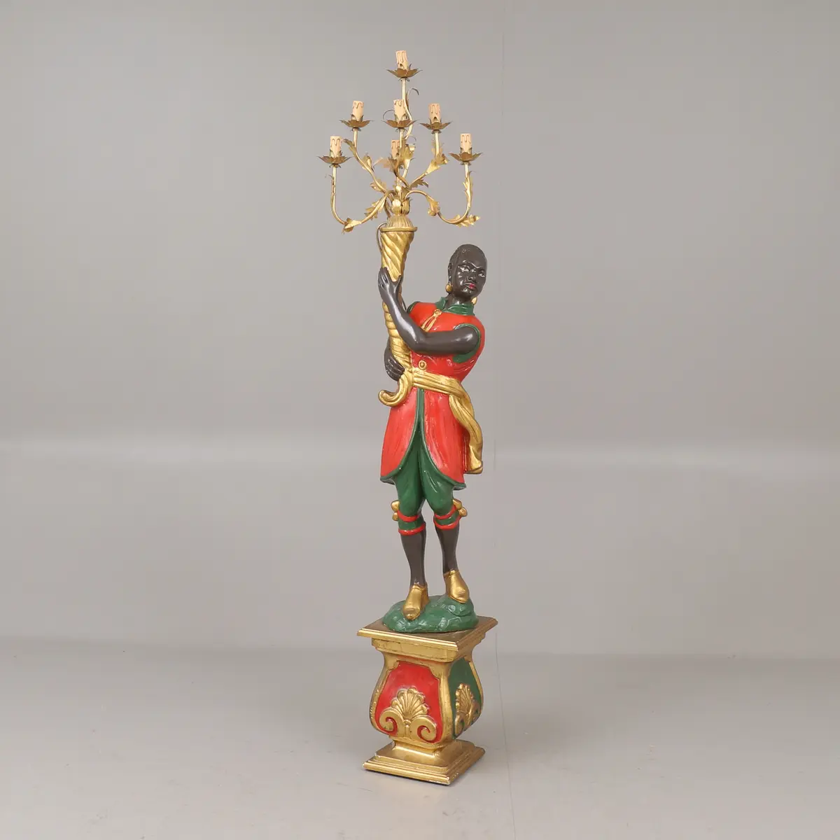 SKULPTUR/GOLVLAMPA, trä, Italien, 1900-tal.