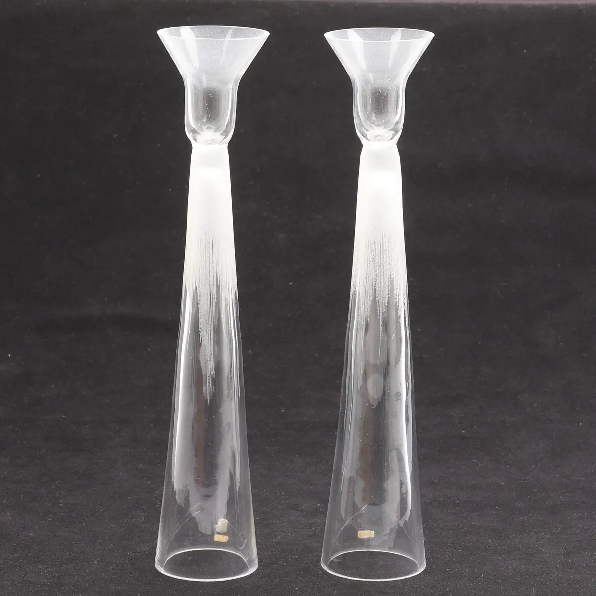 BENGT ORUP. Ljusstakar, 2 stycken, glas, Johansfors, signerade.