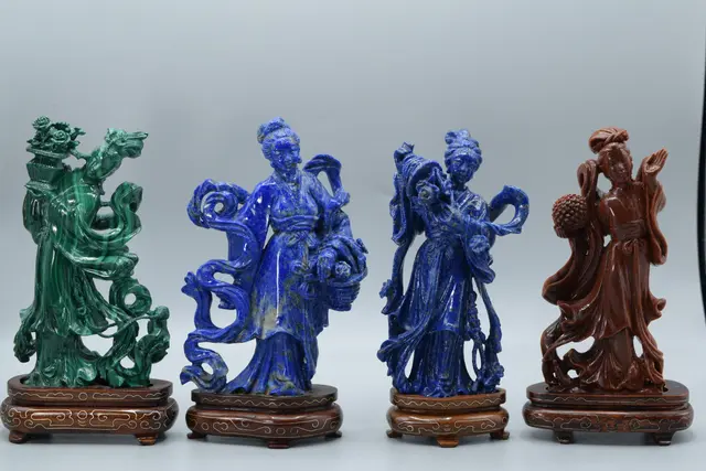 Chine , ensemble de 4 statuettes féminines - XXème siècle