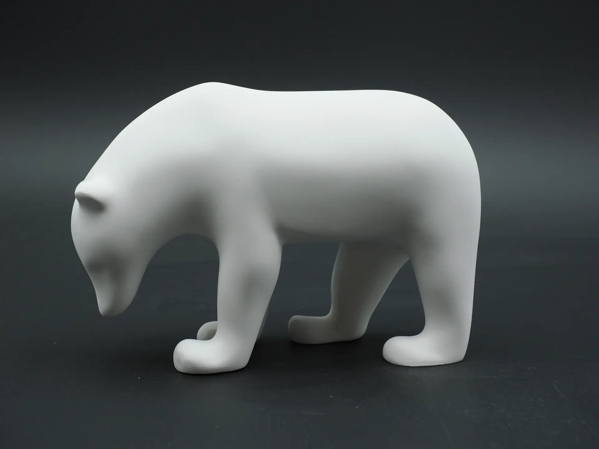 Francois Pompon - Ours brun - Sculpture en résine - 2024