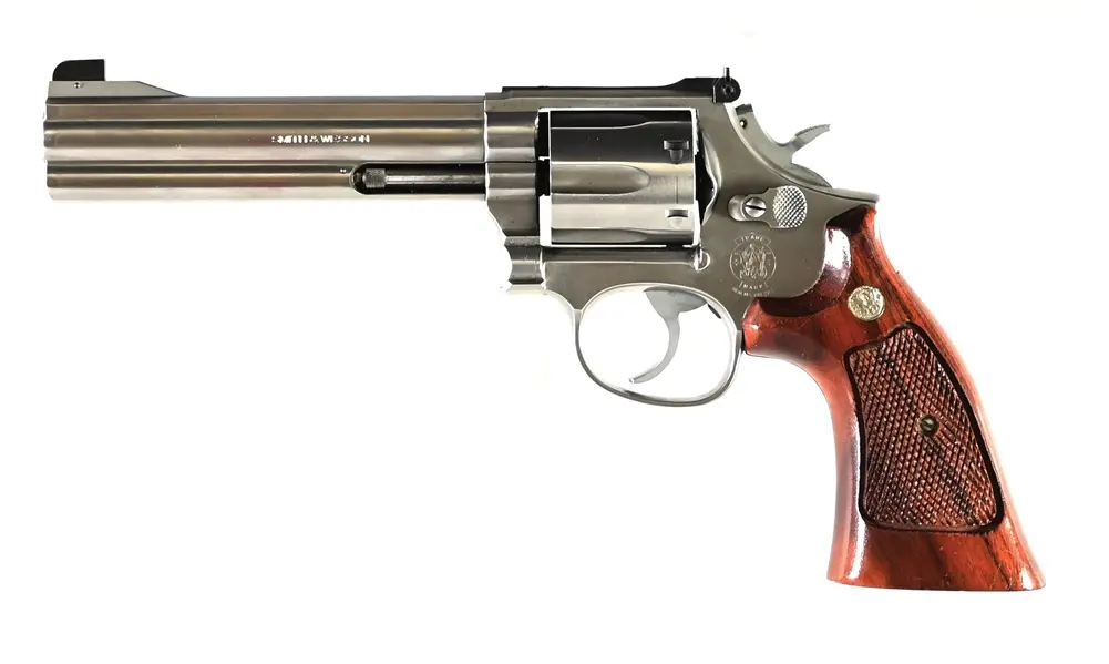 (M) SMITH & WESSON MODEL 686 DOUBLE ACTION REVOLVER.