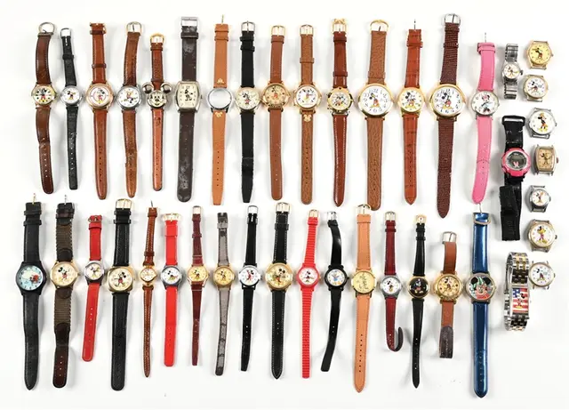 LARGE LOT OF MICKEY MOUSE WATCHES