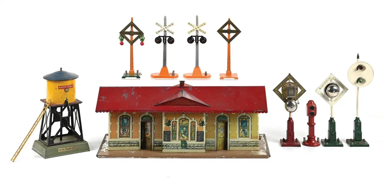 LOT OF 10: PRE-WAR IVES NO. 116 STATION, NO. 89 WATER TOWER, & 8 ASSORTED