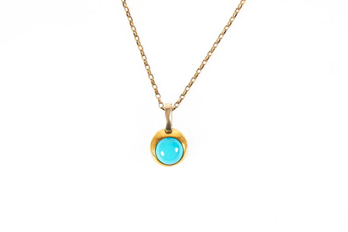 A Turquoise Pendant on Chain