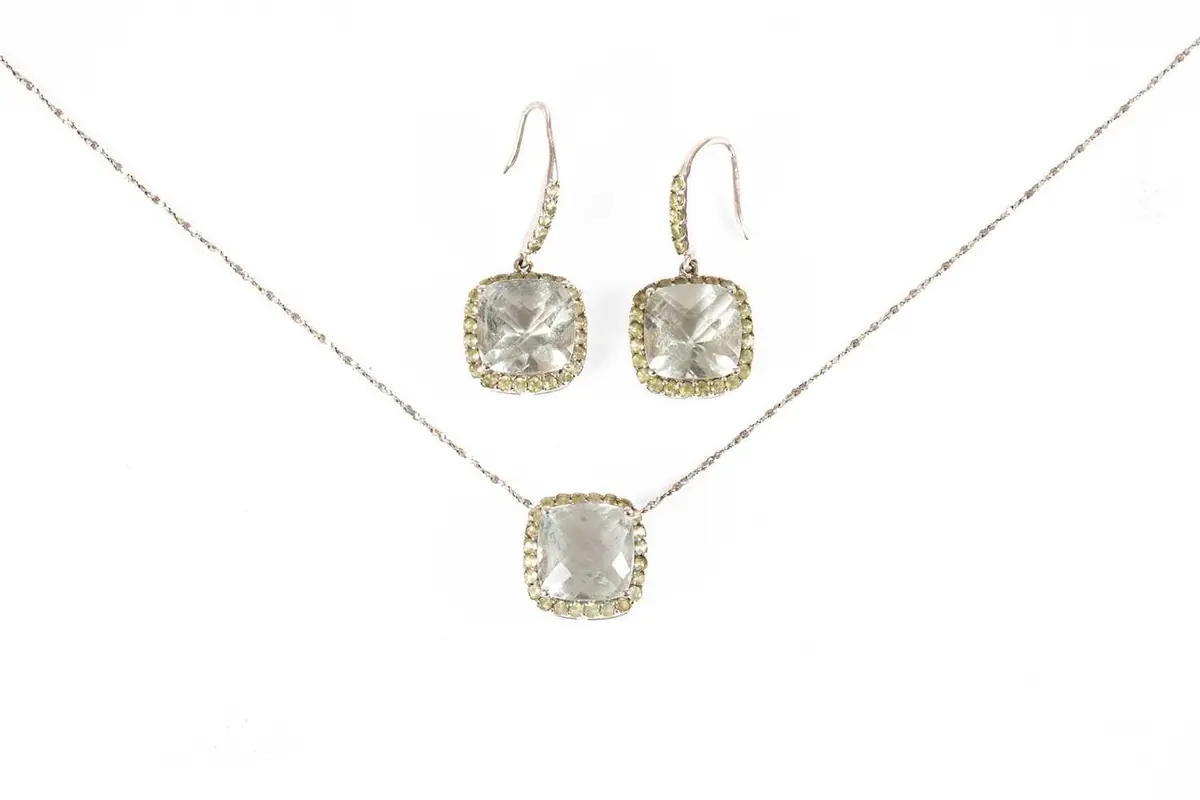 A 9 Carat Gold Prasiolite Pendant on Chain, A Pair of Matching Earrings (a.f)
