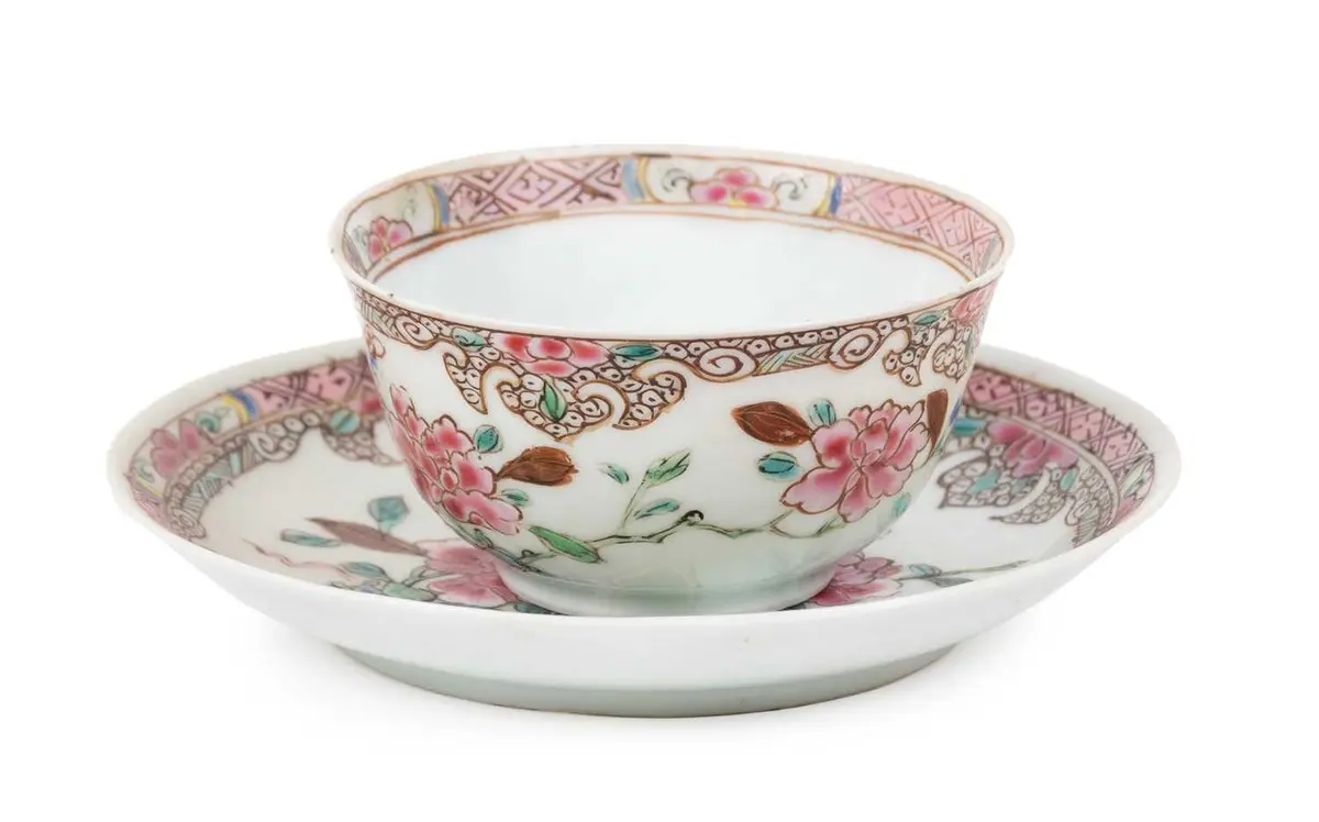 A Chinese Porcelain Tea Bowl and Saucer, Yongzheng