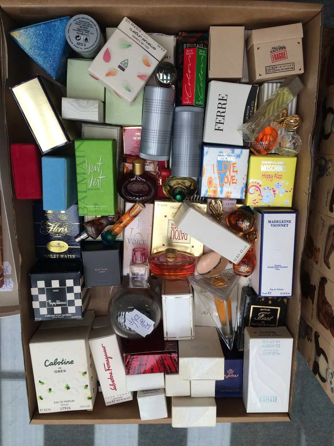 A Quantity of Assorted Scent Samples