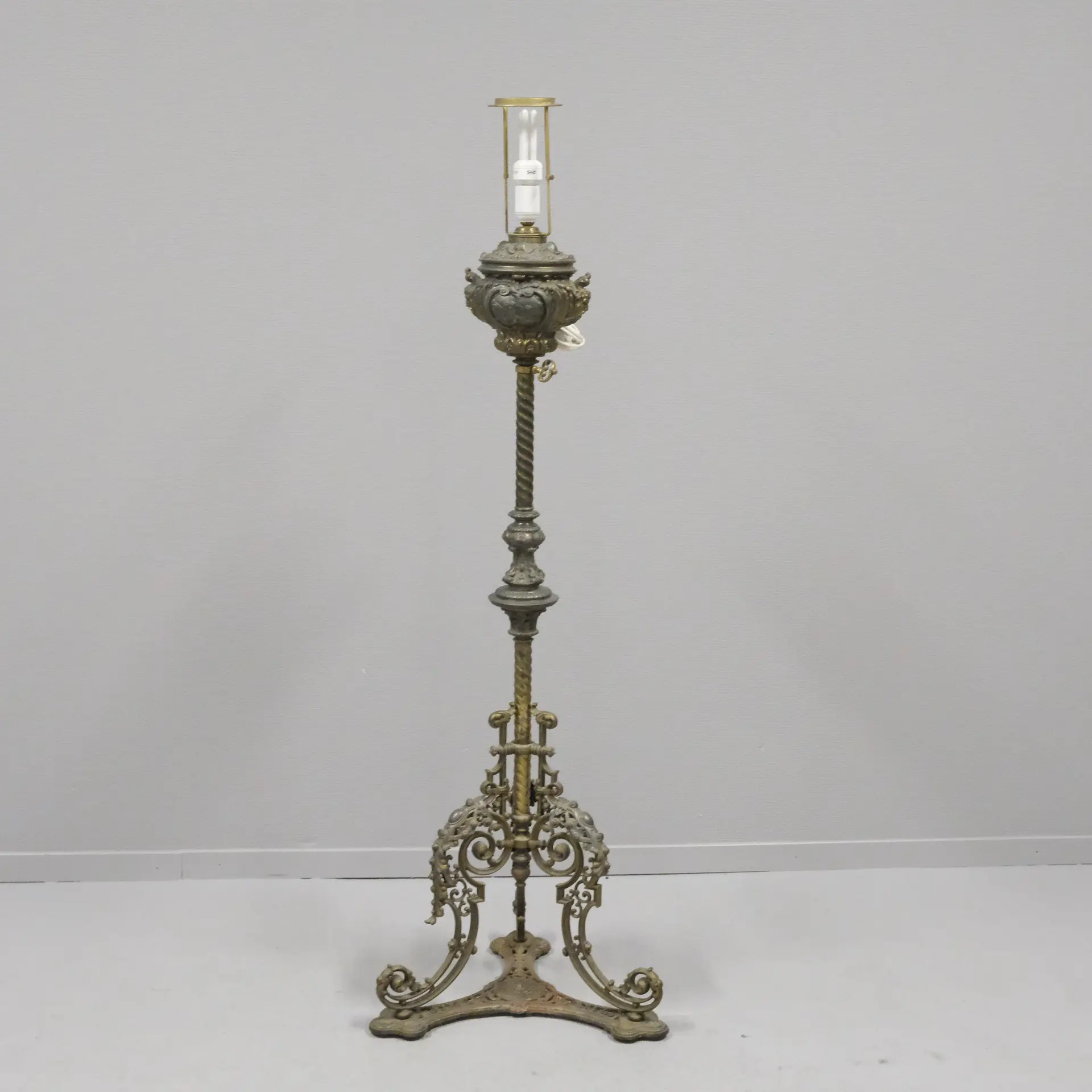 GOLVFOTOGENLAMPA, 1900-TAL.