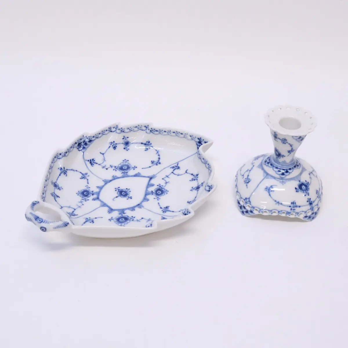 ROYAL COPENHAGEN, FAT OCH LJUSSTAKE MUSSELMALET.