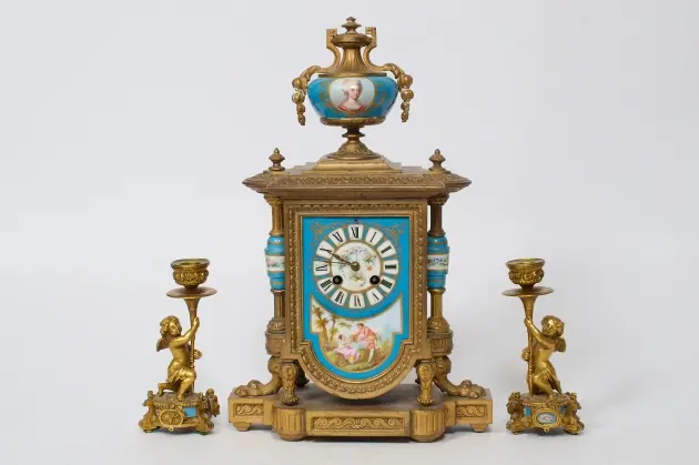 Bordspendyl, Louis XVI-stil