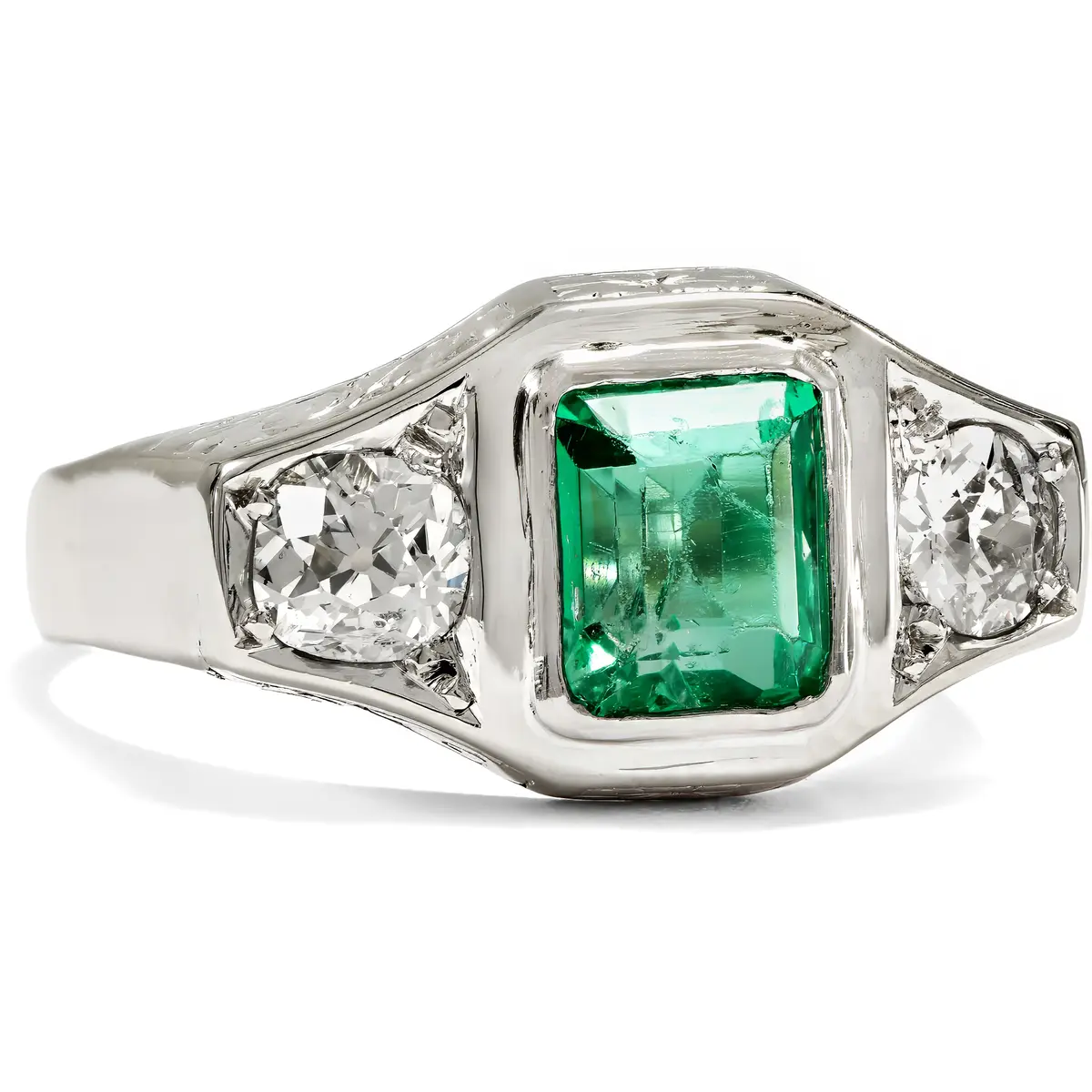 Luxurious Art Deco Ring with Colombian Emerald & Diamonds, c. 1935