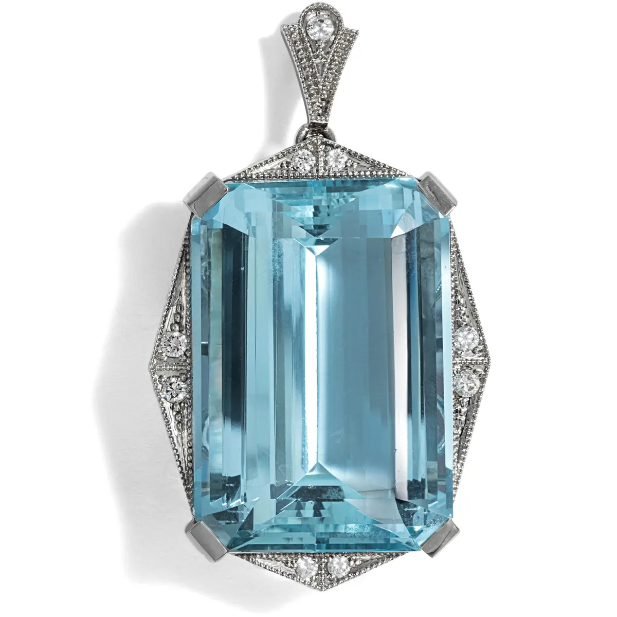 Precious Pendant in Art Deco Forms With "Santa Maria" Aquamarine in