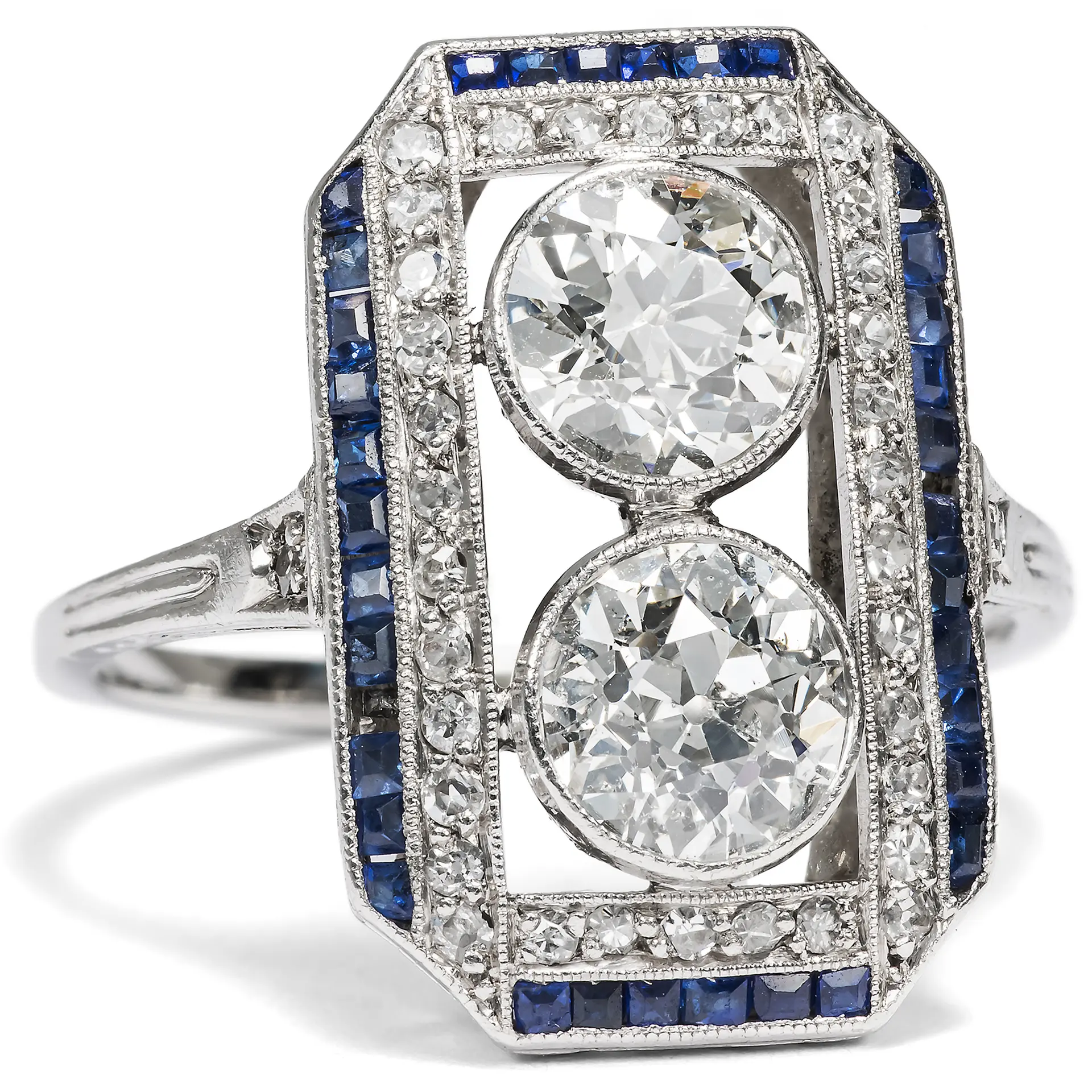 Sleek Antique Ring with Diamonds and Sapphires in Platinum, c. 1915