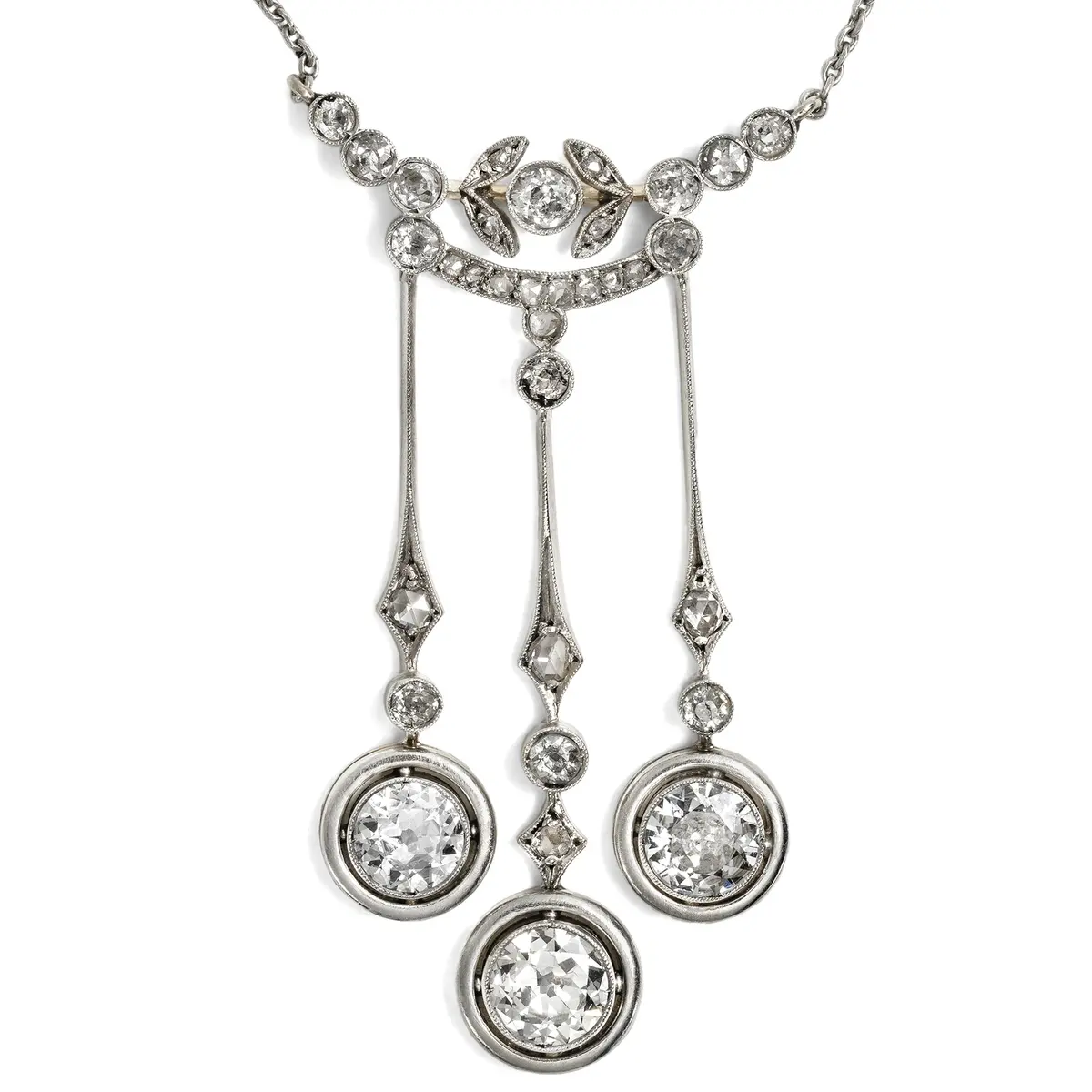 Luxurious Garland Style Necklace with 3.20 ct Diamonds, c. 1910