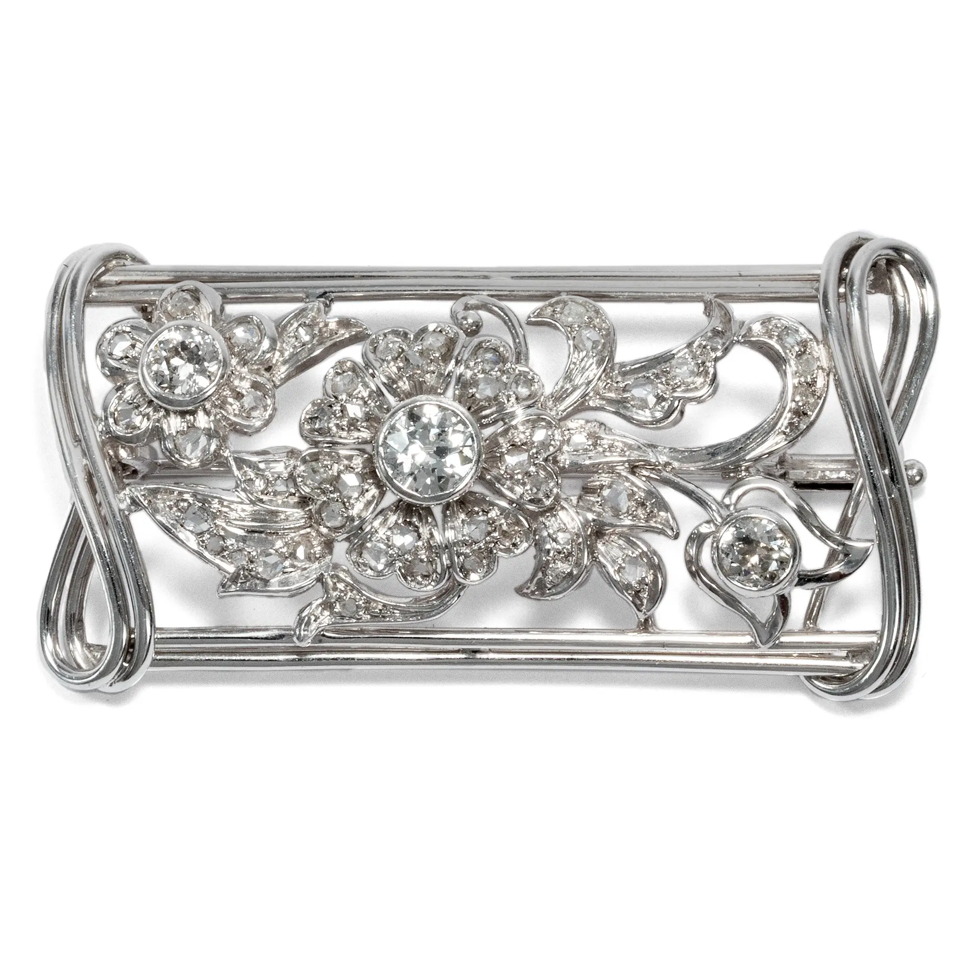 Elegant Art Deco brooch in white gold and diamonds, 1930s