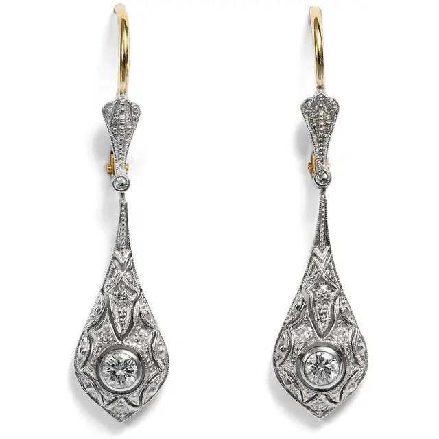 Elegant Déco-Inspired Diamond Earrings From Our Workshop