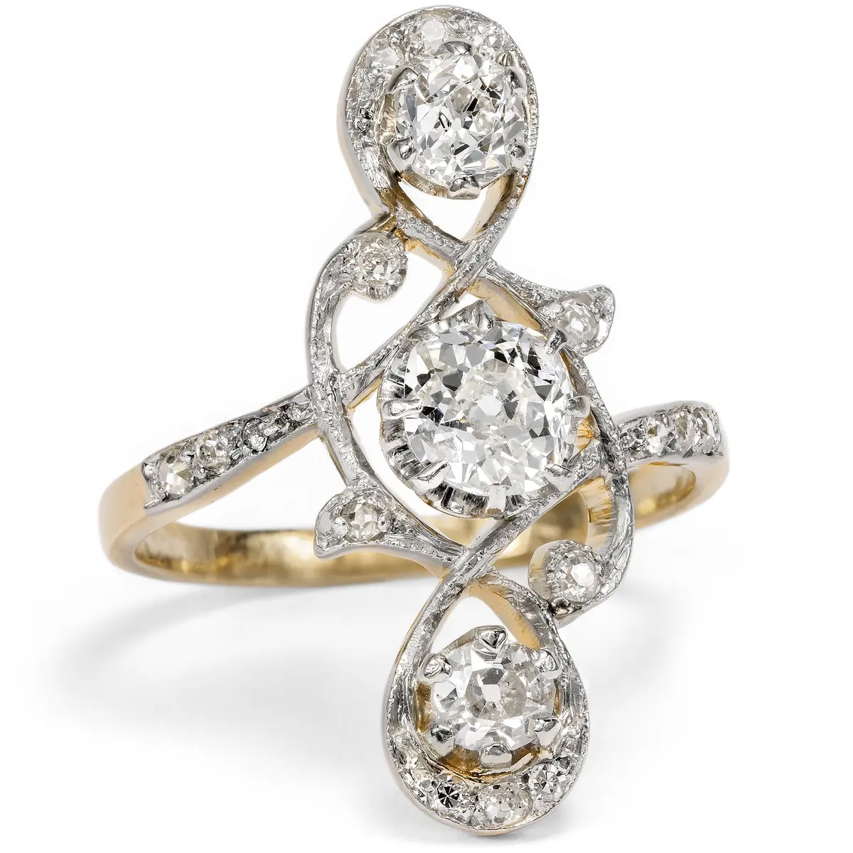 Exquisite Antique Ring with Old-Cut Diamonds in Platinum on Gold