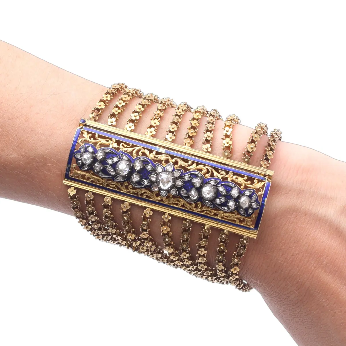FLORAL bracelet in gold and diamonds, from the second third of the