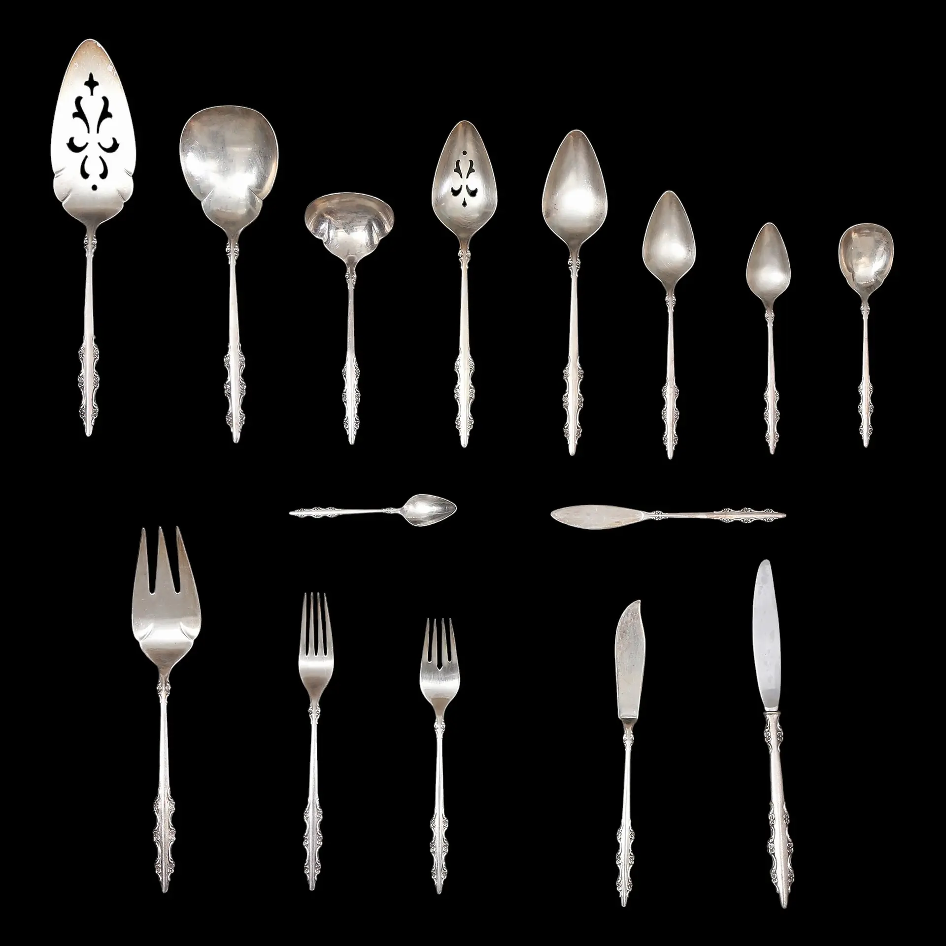American 10-place setting flatware by International Deep Silver, first