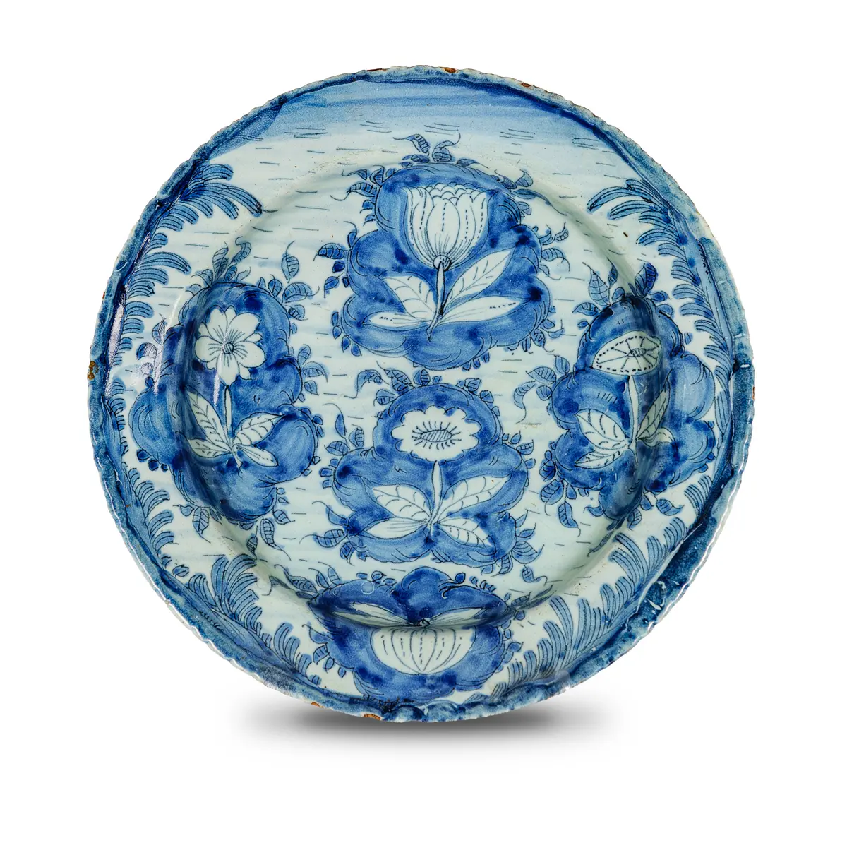 PIATTO IN MAIOLICA BIANCA E BLU, FORNACE DI SAVONA, XVII SECOLO