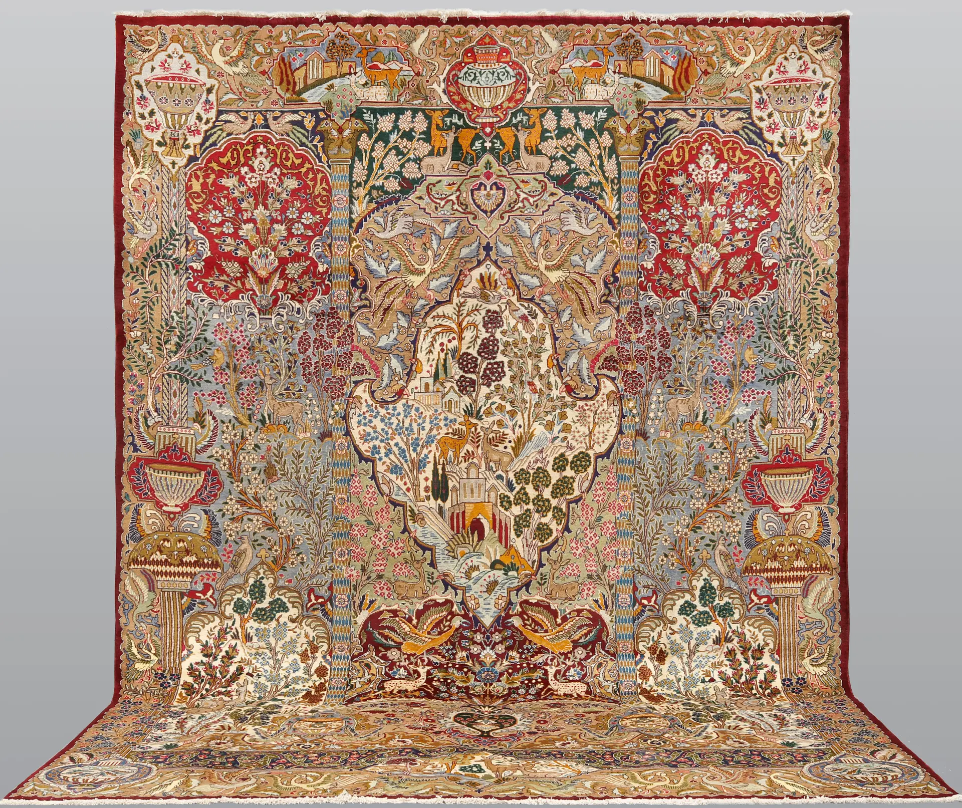 MATTA. Figural Kashmar, 400 x 300 cm.