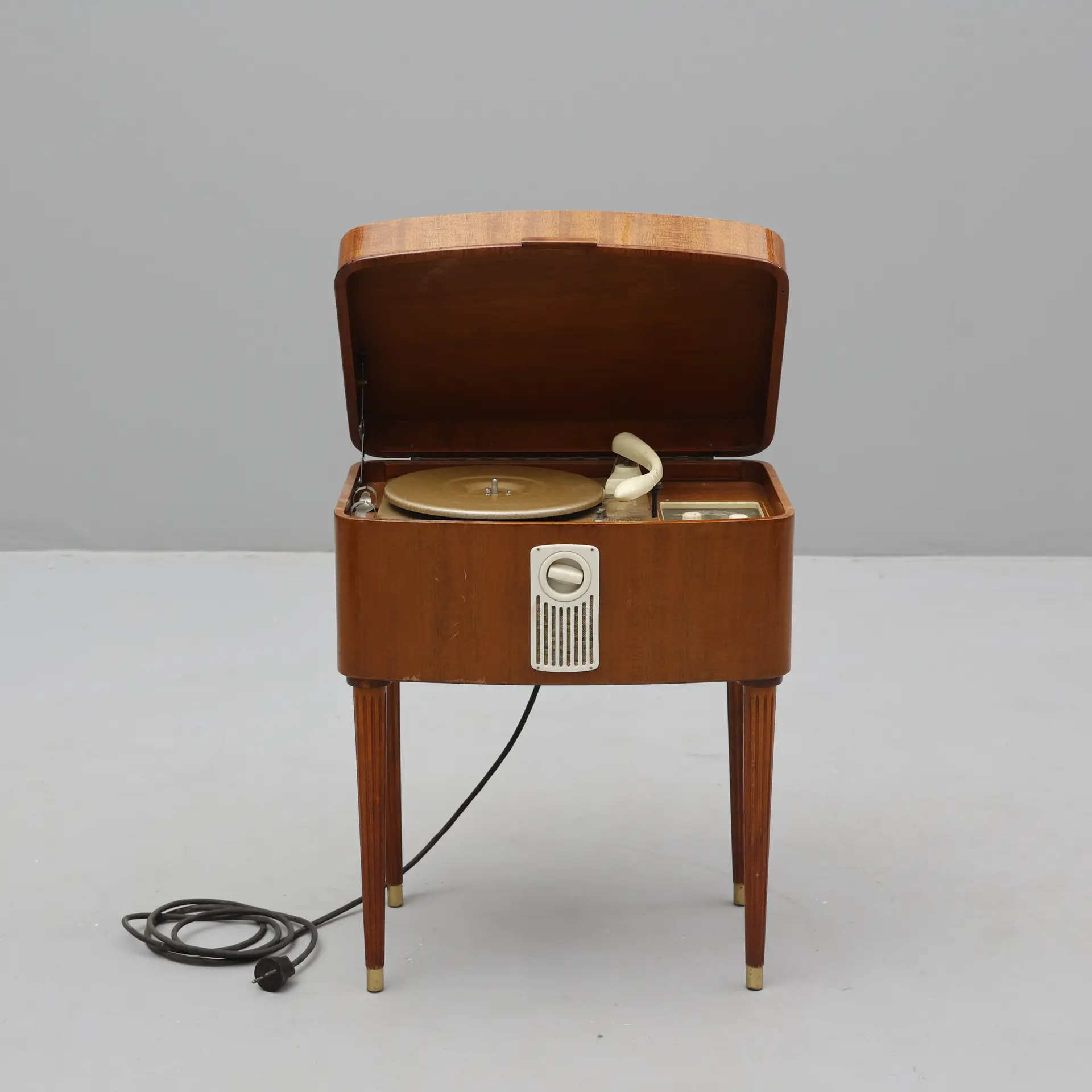 RADIOGRAMMOFON med skivspelare, Dux gram5102 S, bodaforsmöbel.