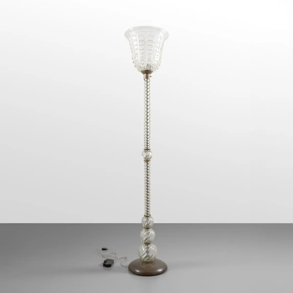 BAROVIER & TOSO, anni '30. Una lampada da terra. Stelo in cristallo