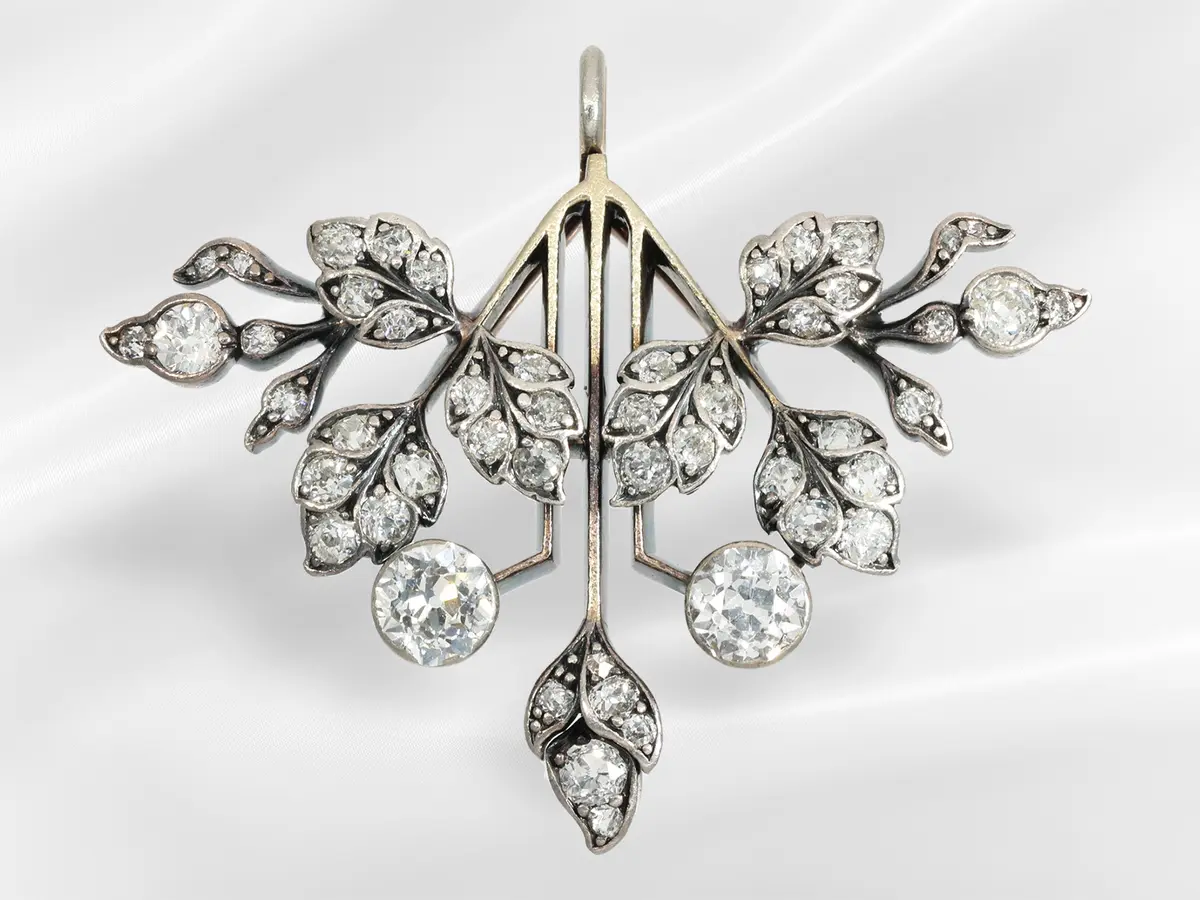 A very beautiful Art Nouveau pendant with old-cut diamonds totalling