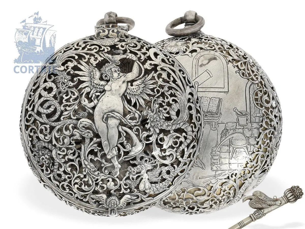 Unique North German carriage clock with hourly self-striking mechanism