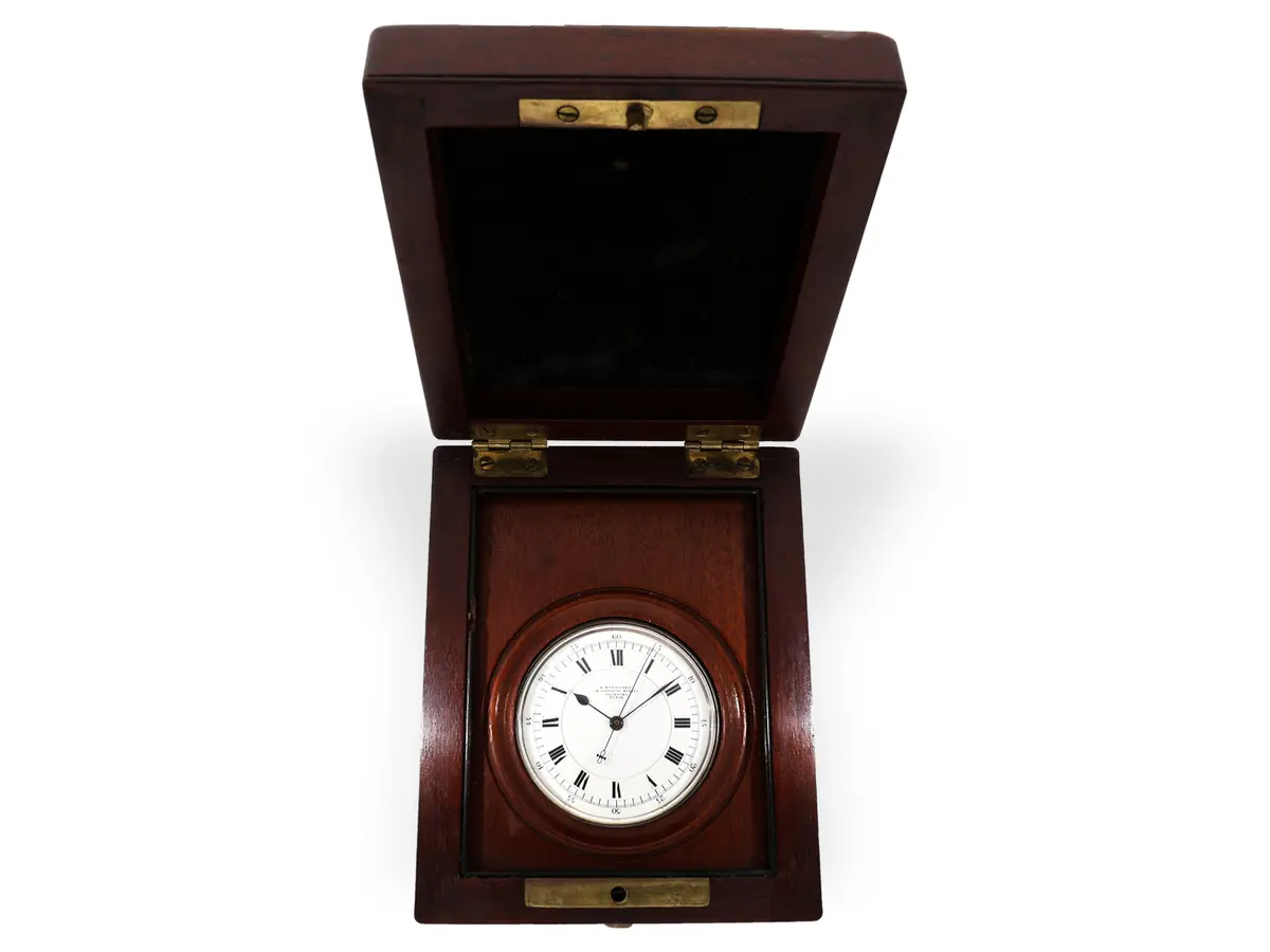 Pocket watch: significant deck chronometer with 34-minute carousel