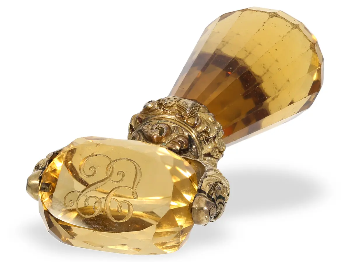 Valuable antique signet ring, gold/citrine, 19th century.