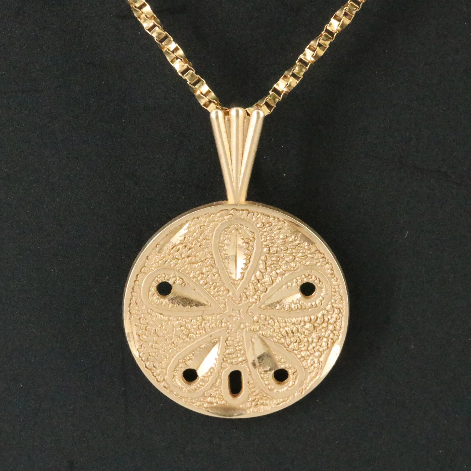 14K Michael Anthony Pendant on Fancy Link Chain Necklace