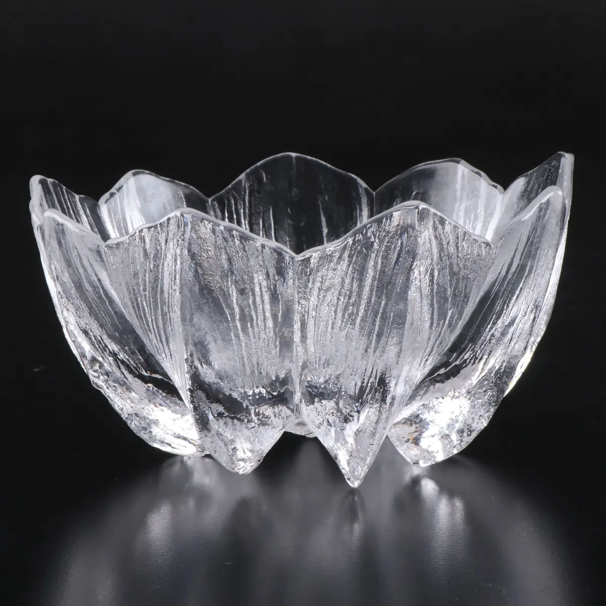 Mats Jonasson for Kosta Boda "Water Lily" Crystal Bowl, Late 20th C.